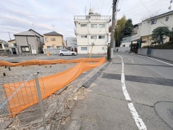 周辺のエリアで他にも沢山売りに出ている物件があります。インターネット掲載前の情報などもありますのでお気軽にお問合せください。まとめてご見学できます。