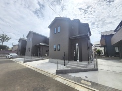 建物が完成しましたので室内のご見学予約スタート。当日のご見学予約も大歓迎です。お気軽にご連絡ください。他にもインターネットに掲載していない情報も沢山ありますので、比較で併せてご見学ができます。