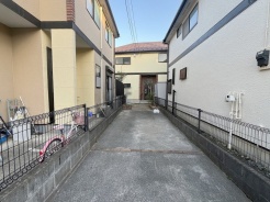 周辺のエリアで他にも沢山売りに出ている物件があります。インターネット掲載前の情報などもありますのでお気軽にお問合せください。まとめてご見学できます。