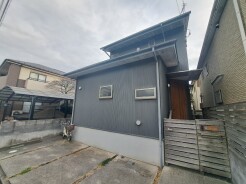 実際に室内をご見学頂くと生活のイメージが広がると思います。家具を置いたイメージや窓からの景色など。周辺で販売に出している物件も一緒にまとめてご見学頂き、比較する事もできます。お気軽に担当スタッフまでお申しつけください。