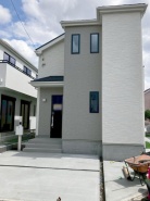 建物が完成しましたので室内のご見学予約スタート。当日のご見学予約も大歓迎です。お気軽にご連絡ください。他にもインターネットに掲載していない情報も沢山ありますので、比較で併せてご見学ができます。