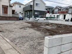 周辺のエリアで他にも沢山売りに出ている物件があります。インターネット掲載前の情報などもありますのでお気軽にお問合せください。まとめてご見学できます。