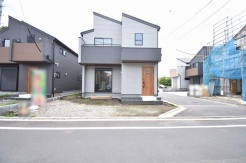 建物が完成しましたので室内のご見学予約スタート。当日のご見学予約も大歓迎です。お気軽にご連絡ください。エステート白馬国分寺店は火曜水曜も営業しております。