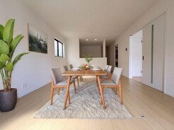 本画像はCGで作成しており、実際に現地に家具は置かれておりません。また、価格に家具は含まれておりません。