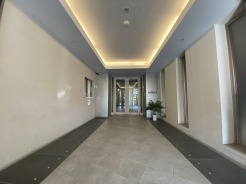 スタイリッシュなエントランススペース