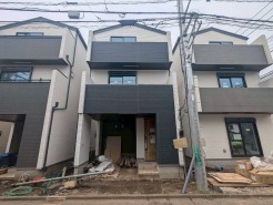 建物が完成しましたので室内のご見学予約スタート。当日のご見学予約も大歓迎です。お気軽にご連絡ください。エステート白馬国分寺店は火曜水曜も営業しております。