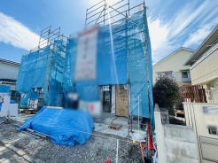 現在建物を建築中です、建築中の物件については現地確認の他、同施工会社の完成施工例のご案内、担当者のプレゼンテーションにてご検討ください。適切なご検討の方法をご説明させて頂きます。
