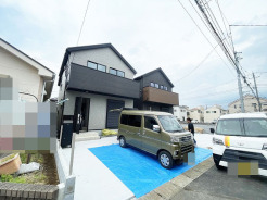 1号棟 建物が完成しましたので室内のご見学予約スタート。当日のご見学予約も大歓迎です。お気軽にご連絡ください。他にもインターネットに掲載していない情報も沢山ありますので、比較で併せてご見学ができます。