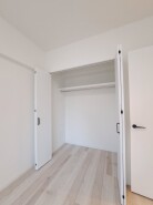 各お部屋に収納が設置されています。