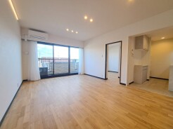 家族が一番集まる場所だから広々としつつも素敵な空間であって欲しい。みんながくつろぐリビングからキッチンまでが一つの空間のように繋がる間取り。