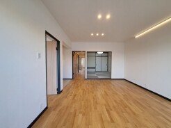 家族みんなが集まるリビング。広さを重視した家族全員が集まれるリビングは、住む上で大事な空間になります。