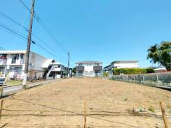 周辺は住宅が建ち並ぶ閑静な住宅街です。
