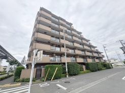 現地のご見学予約もスタートしました。周辺で売りに出ている物件も沢山御座います。まとめてご見学ができますのでお気軽にお申しつけください。