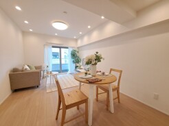 家族が一番集まる場所だから広々としつつも素敵な空間であって欲しい。みんながくつろぐリビングからキッチンまでが一つの空間のように繋がる間取り。