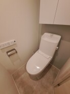 トイレにはウォシュレット機能を標準装備。