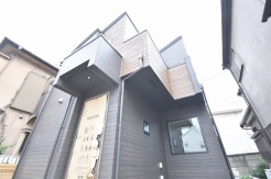 建物が完成しましたので室内のご見学予約スタート。当日のご見学予約も大歓迎です。お気軽にご連絡ください。エステート白馬国分寺店は火曜水曜も営業しております。