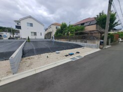 土地物件にはご確認頂くポイントがたくさんございます、土地だけのご見学の際もご遠慮せず、ぜひお気軽に担当スタッフにお申しつけくださいませ。