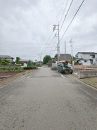 安心して暮らすことのできる住宅街。 住宅地の道路は一般に交通量が少なく車などの騒音が少ないため、住民にとって静かな生活環境が提供されます。