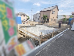 1号棟 現在建物を建築中です、建築中の物件については現地確認の他、同施工会社の完成施工例のご案内、担当者のプレゼンテーションにてご検討ください。適切なご検討の方法をご説明させて頂きます。