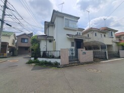 現地ご見学の際、スタッフが様々なご質問に対応いたします、周辺環境、前面道路、建築可能な建物について、ぜひご相談ください。