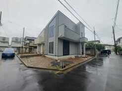 ついに建物完成しました、即引渡し可能です。完成済の住戸で実際の住み心地が体感できます。お仕事帰りの平日でも土日祝日でも、ご希望のご内覧日時を担当者へお気軽にご相談ください。