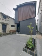 建物が完成しましたので室内のご見学予約スタート。当日のご見学予約も大歓迎です。お気軽にご連絡ください。エステート白馬国分寺店は火曜水曜も営業しております。
