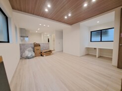 家族みんなが集まるリビング。広さを重視した家族全員が集まれるリビングは、住む上で大事な空間になります。