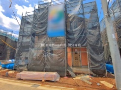 現在建物を建築中です、建築中の物件については現地確認の他、同施工会社の完成施工例のご案内、担当者のプレゼンテーションにてご検討ください。適切なご検討の方法をご説明させて頂きます。