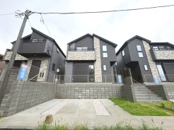 建物が完成しましたので室内のご見学予約スタート。当日のご見学予約も大歓迎です。お気軽にご連絡ください。エステート白馬国分寺店は火曜水曜も営業しております。