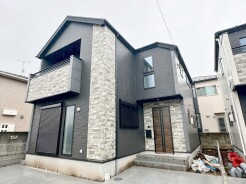 建物が完成しましたので室内のご見学予約スタート。当日のご見学予約も大歓迎です。お気軽にご連絡ください。エステート白馬国分寺店は火曜水曜も営業しております。