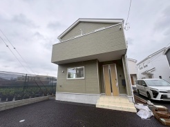 建物が完成しましたので室内のご見学予約スタート。当日のご見学予約も大歓迎です。お気軽にご連絡ください。エステート白馬国分寺店は火曜水曜も営業しております。