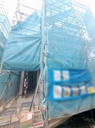 現在建物を建築中です、建築中の物件については現地確認の他、同施工会社の完成施工例のご案内、担当者のプレゼンテーションにてご検討ください。適切なご検討の方法をご説明させて頂きます。