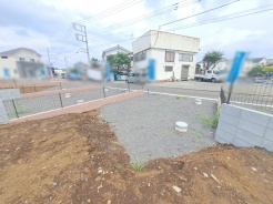 現地ご見学の際、スタッフが様々なご質問に対応いたします、周辺環境、前面道路、建築可能な建物について、ぜひご相談ください。