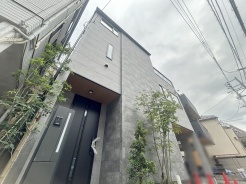 建物が完成しましたので室内のご見学予約スタート。当日のご見学予約も大歓迎です。お気軽にご連絡ください。エステート白馬国分寺店は火曜水曜も営業しております。