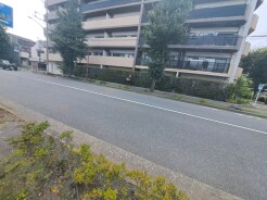 実際に室内をご見学頂くと生活のイメージが広がります。家具を置いたイメージや窓からの景色など、現地で体感ください。