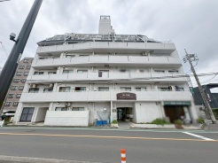 リフォームが完成しましたので室内のご見学予約スタート。当日のご見学予約も大歓迎です。お気軽にご連絡ください。エステート白馬国分寺店は火曜水曜も営業しております。