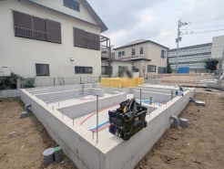現在建物を建築中です、建築中の物件については現地確認の他、同施工会社の完成施工例のご案内、担当者のプレゼンテーションにてご検討ください。適切なご検討の方法をご説明させて頂きます。
