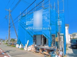 現在建物を建築中です、建築中の物件については現地確認の他、同施工会社の完成施工例のご案内、担当者のプレゼンテーションにてご検討ください。適切なご検討の方法をご説明させて頂きます。