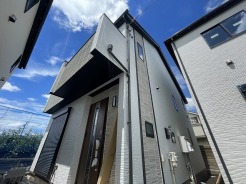 現在建物を建築中です、建築中の物件については現地確認の他、同施工会社の完成施工例のご案内、担当者のプレゼンテーションにてご検討ください。適切なご検討の方法をご説明させて頂きます。