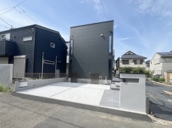建物が完成しましたので室内のご見学予約スタート。当日のご見学予約も大歓迎です。お気軽にご連絡ください。エステート白馬国分寺店は火曜水曜も営業しております。