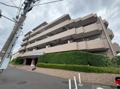 実際に室内をご見学頂くと生活のイメージが広がります。家具を置いたイメージや窓からの景色など、現地で体感ください。