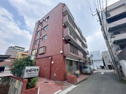 時を重ねるほどに味わいを増す、重厚でしっかりとした佇まいが魅力の建物です。
