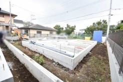 現在建物を建築中です、建築中の物件については現地確認の他、同施工会社の完成施工例のご案内、担当者のプレゼンテーションにてご検討ください。適切なご検討の方法をご説明させて頂きます。