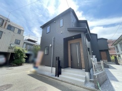 2号棟 建物が完成しましたので室内のご見学予約スタート。当日のご見学予約も大歓迎です。お気軽にご連絡ください。エステート白馬国分寺店は火曜水曜も営業しております。