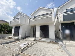 B号棟 建物が完成しましたので室内のご見学予約スタート。当日のご見学予約も大歓迎です。お気軽にご連絡ください。エステート白馬国分寺店は火曜水曜も営業しております。