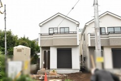 A号棟 周辺の街並みの中で適度な主張、生活に溶け込むシンプルなデザインの外観が魅力の一戸建です。