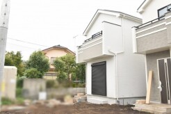 A号棟 建物が完成しましたので室内のご見学予約スタート。当日のご見学予約も大歓迎です。お気軽にご連絡ください。エステート白馬国分寺店は火曜水曜も営業しております。