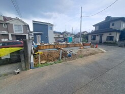 現在建物を建築中です、建築中の物件については現地確認の他、同施工会社の完成施工例のご案内、担当者のプレゼンテーションにてご検討ください。