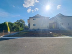 建物のモデルハウスのご見学予約もスタートしました。当日のご見学予約も大歓迎ですので、お気軽にお問合せください。