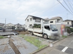 現在建物を建築中です、建築中の物件については現地確認の他、同施工会社の完成施工例のご案内、担当者のプレゼンテーションにてご検討ください。適切なご検討の方法をご説明させて頂きます。
